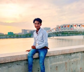 Aaaaa, 24, New Delhi