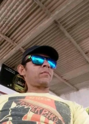 Adriano bispo из Arapiraca 44 года