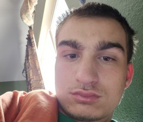 KYLE, 20, Victorville