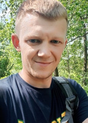 Максим, 35, Россия, Бежецк