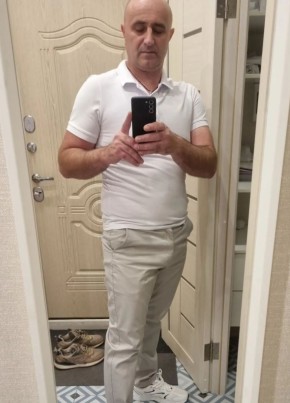 Максим из Видное 44 года