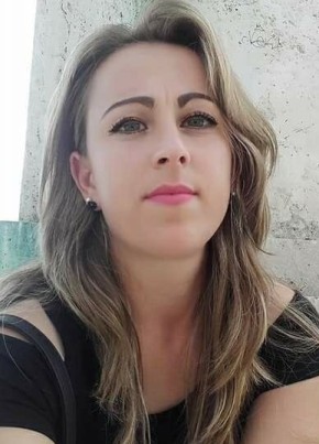 Charlotte, 37, République Française, Roubaix