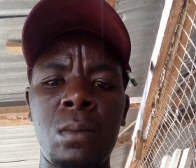 Justus, 28 лет, Kampala