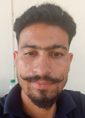 Waqas khan из کراچی 18 лет