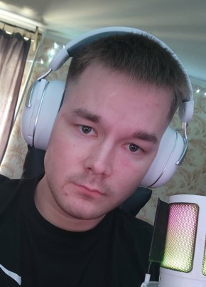 Михаил из Оленегорска 23 года