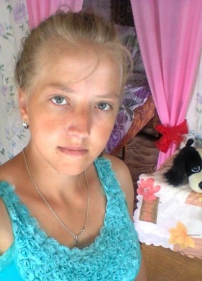 Алина, 33, Россия, Псков