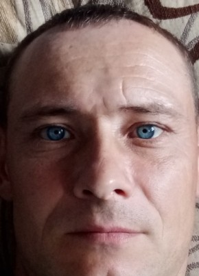 Евгений, 40, Россия, Игра