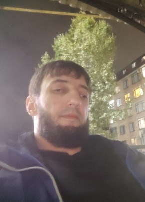 Муса из Избербаша 36 лет