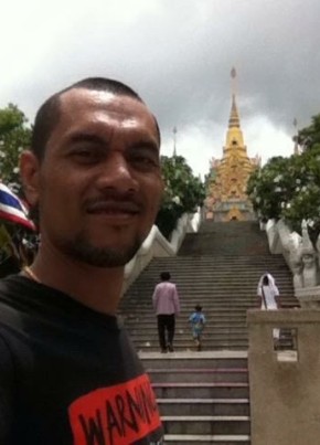 ches, 43, Myanmar (Burma), Myeik