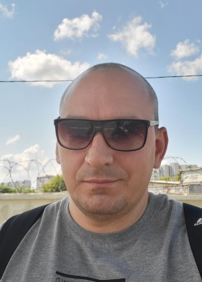 Петр Казаков из Лобни 47 лет