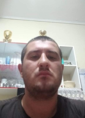 Alessandro, 26, Repubblica Italiana, Gela