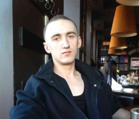 Виктор, 32 года, Псков