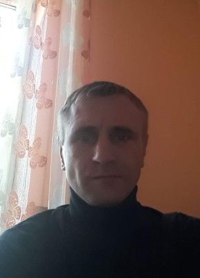 Viktor, 39, Russia, Leningradskaya