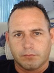 Ernesto, 40, Havana