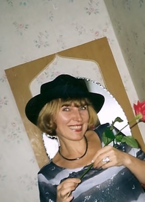 Ирина, 64, Россия, Санкт-Петербург