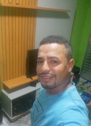 Lucas из Valença (Bahia) 33 года