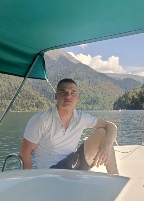 Denis Chernyatev, 21, Russia, Samara