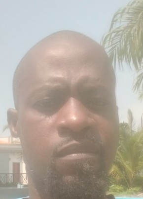 Mangaga yonel, 40, République Gabonaise, Libreville