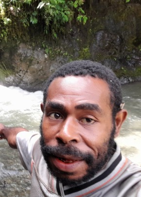 Kumacici Gwuagii, 34, Papua New Guinea, Lae