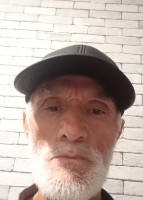 Собир из Астрахани 48 лет