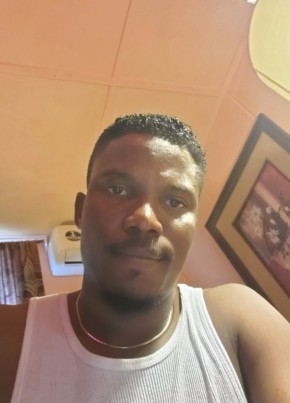 Donreek, 34, Liberia, Monrovia