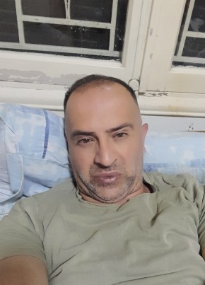 Hicham из بَيْرُوت 53 года
