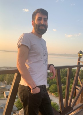 Awaz, 30, Türkiye Cumhuriyeti, İstanbul