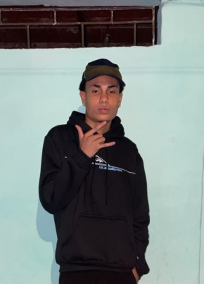 Davi из São Jorgé dos Ilhéos 18 лет
