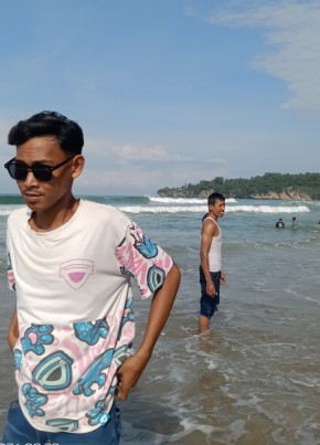 Saefudin, 18, Indonesia, Sepatan