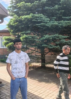 Зиёратшох из Ростова-на-Дону 23 года