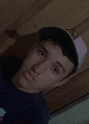 Michael Henrique из Linhares 18 лет