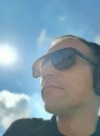 Maksim, 44, Saint Petersburg