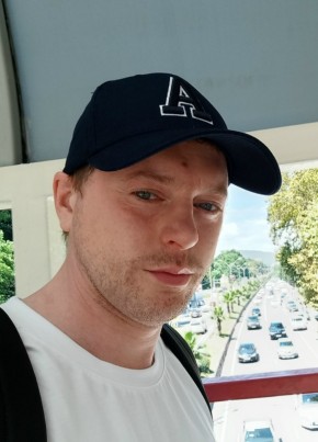 Влад из Мегиона 38 лет