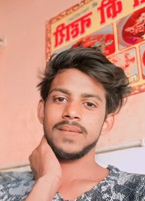 Ayan, 20, India, Agra