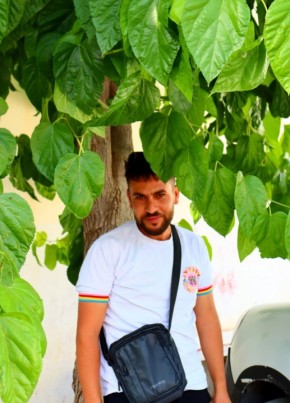Youcef из Constantine 32 года