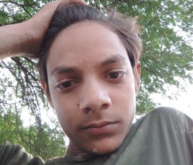 Mukesh rawat, 19, Sabalgarh