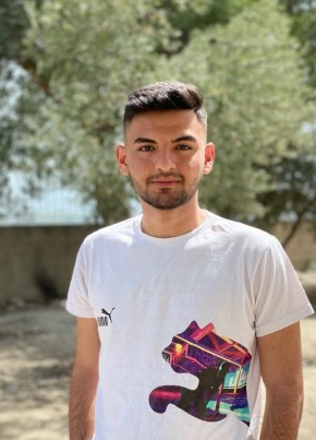 Cihat Efe из Adana 22 года