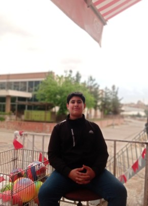 Yunus emre из Siirt 18 лет