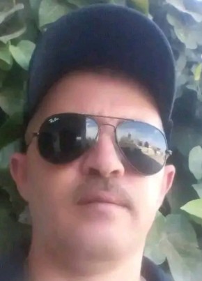 Hamedi, 44, People’s Democratic Republic of Algeria, Khenchela