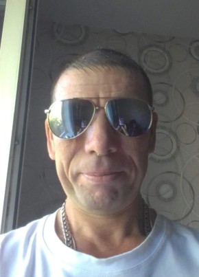 Виталий из Эжвы 46 лет