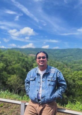 Footprints, 28, Thailand, Sung Noen