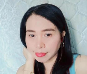Adhe, 45, Bogor
