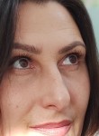 Liya, 49  , Ola