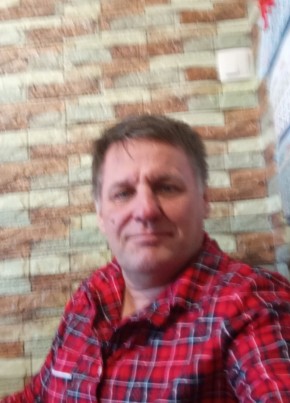Юрий из Соснового Бора 61 год