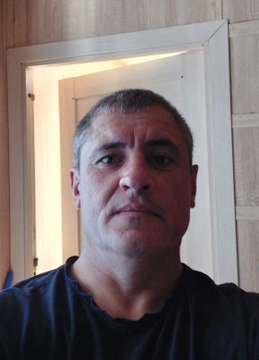 Sergey, 44, Russia, Ust-Nera