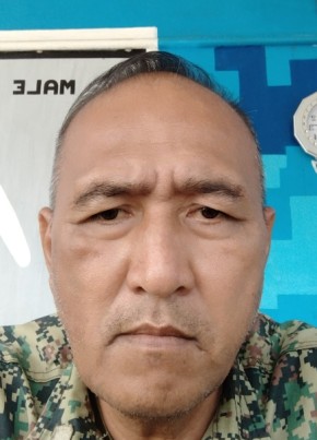 Ocir, 52, Pilipinas, Parang