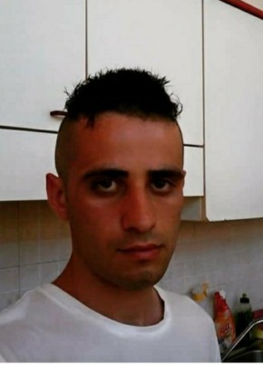 Vincenzo, 30, Repubblica Italiana, Mesagne