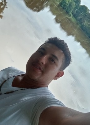 Edwin из Rama 18 лет