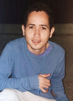 Lenis Morales, 23, República de Honduras, Comayagua