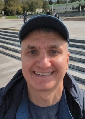 Олег из Екатеринбурга 51 год